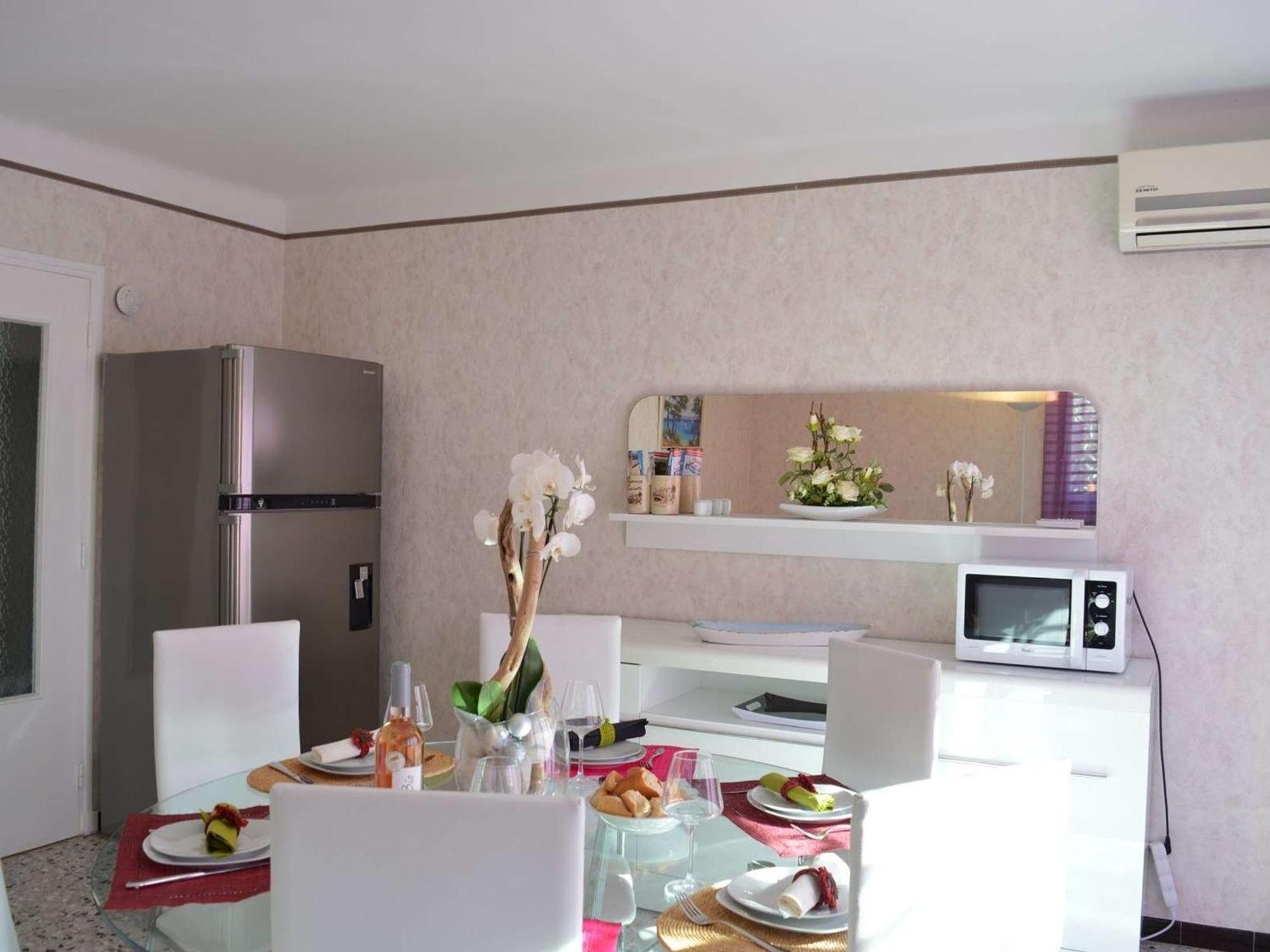 Maison 4 Pieces Avec Terrasse, Climatisation Et Parking - Proche A - Fr-1-226a-48 Vakantiehuis