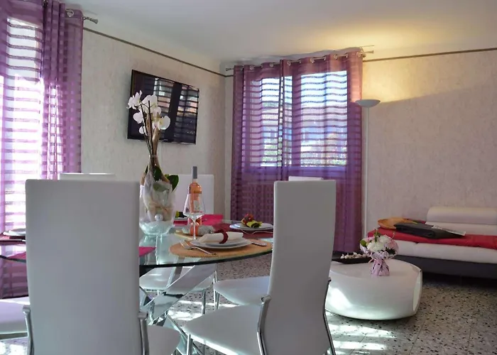 Maison 4 Pieces Avec Terrasse, Climatisation Et Parking - Proche Plage A Frejus - Fr-1-226A-48