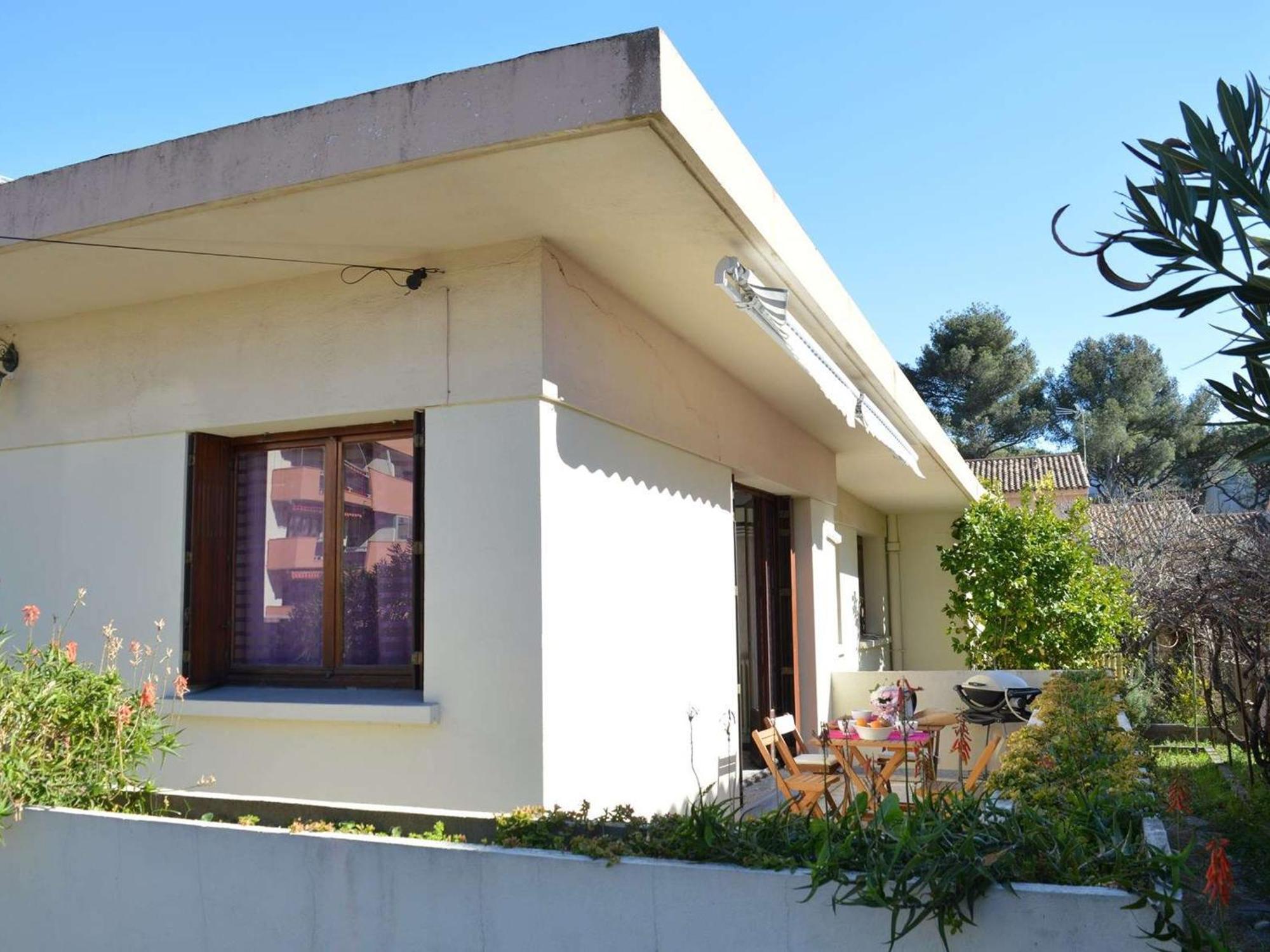 Maison 4 Pieces Avec Terrasse, Climatisation Et Parking - Proche A - Fr-1-226a-48 Holiday home
